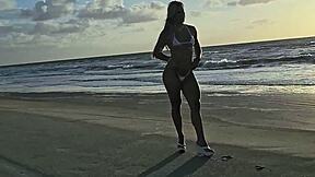loira linda gostosa de bikini