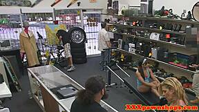 Black fitness pawner fucked by white broker