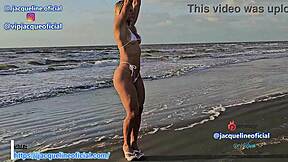 loira linda gostosa de bikini