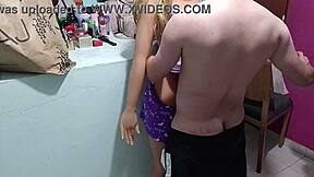 Follando El Estrecho Co�o Rosado De Mi Madrastra De 40 A�os