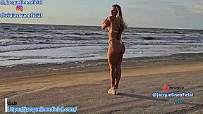 loira linda gostosa de bikini