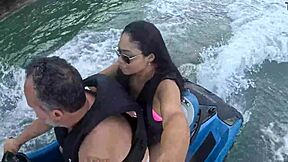 loucuras no jet ski with brazilian teen ass