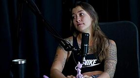 see the naughty interview full of putaria with flor de damiana