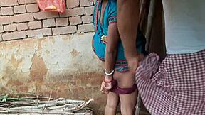 Desi bhabhi gets fucked with her beautiful big boobs.