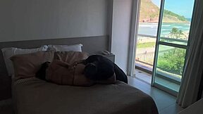 acordei a turista com oral gostoso e pica dura pra meter nela