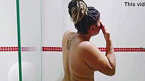 tomei um banho gostoso para fuder com o pauzao