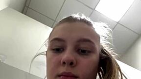 Teen fingers pussy during quick gym session