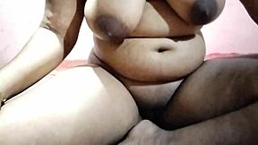 a divorced indian muslim wife shows body