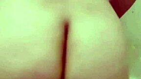 aurora grabada desnuda en su baño amateur mexicana muestra su culo y sus grandes tetas mientras baila y saluda
