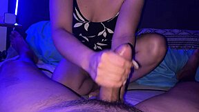 la noche que deje que mi cunada me masturbe en la habitacion