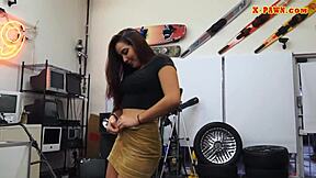 big boobs coed gets banged by the pawn keeper on camera