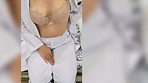 นางพยาบาลเวียดนามหุ่นเด็ด โดนหนุ่มแปลกหน้าซอยหีรัว ๆ slutty viet nurse seduced and fucked by mysterious stranger