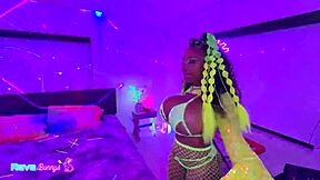 ebony beauty tia maria gets cum