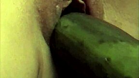 girlfriend reaches orgasm after using cucumber