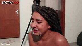 Laura ebony mama rola do diretor e fica toda gozada