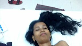 myanmar girl gives blowjob!