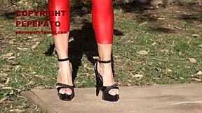 madura showing off in tight leggings