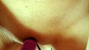 deli maszti plays with vibrator