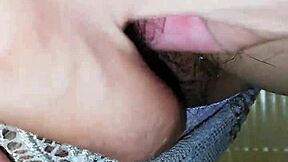 vo yeu explores her pussy in this intimate narrative