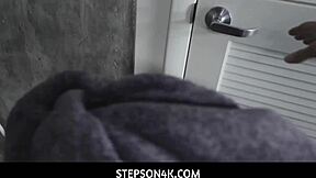 Milf Stepmom Quinn Waters Sucks Huge Cock