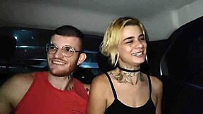 게이 커플, 우버에서 베어백 섹스 즐김