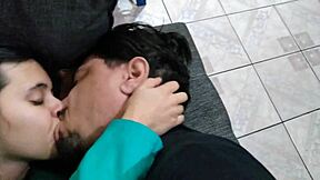 amatőrök intenzíven dugnak fiatal 18+ nimfával és öreg pasassal