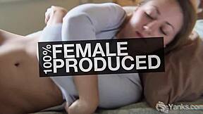 yanks beauty jada orgasms with pierced nipples and toes