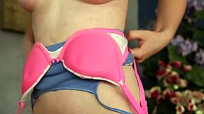 sweetheart mesmerized by dudes dick keeps sucking it