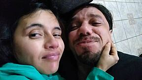 amatőrök intenzíven dugnak fiatal 18+ nimfával és öreg pasassal