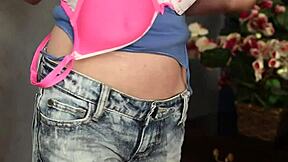 sweetheart mesmerized by dudes dick keeps sucking it