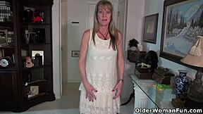 american milf lucky relaxes on the floor