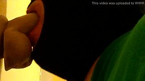 Gay guy hood deepthroating dildo