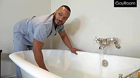 Darron Bluu Receives Cock Massage In Bath.