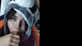 Beautiful 18-19 Year Old Babe White Moon Submissively Deepthroats And Blows In Amateur Oral Session.