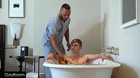 Darron Bluu Receives Cock Massage In Bath.