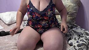 chubby milf shakes big tits on webcam