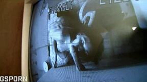 Viktorija Louson na teksaškom glori holu u kupatilu za spermu u usta