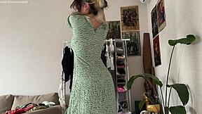 ड्रेस और स्कर्ट ट्राई ऑन हॉल