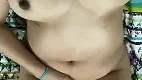 julia soto touches herself so rico 😍