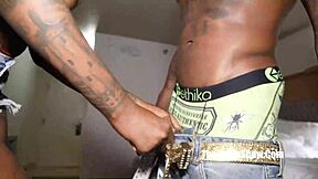 heemdadreamxxx hangs out with chyna doll in the ghetto