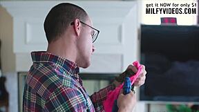 Does Stepmom Emma Hix Help Her Stepson With Blowjob And Pussy Licking?