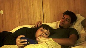 My Hermanastro Forces His Pene in My Mouth While Lying Down, No Mercy