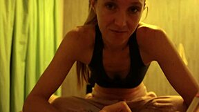 شوف مصي عشان يقذف على وشي كله