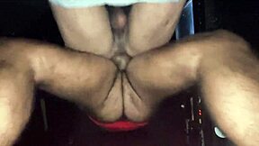 i comendo o rabo do maduro na cabine dark room