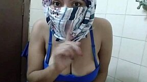 amateur arab stepmom in niqab shows tits while rubbing pussy
