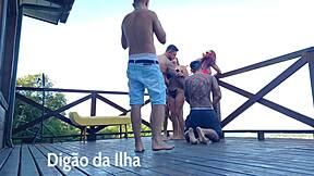 fodendo as rabudas na sacada