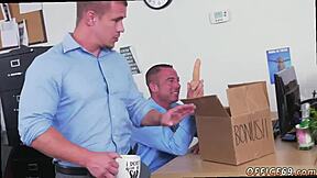 pilipino male gives oral to earn bonus in gay sex