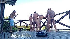 fodendo as rabudas na sacada