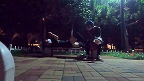 fui fazer uma corrida no parque e encontrei um muleque pauzudo pra fuder na pracinha