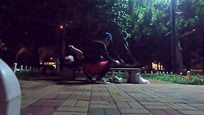 fui fazer uma corrida no parque e encontrei um muleque pauzudo pra fuder na pracinha